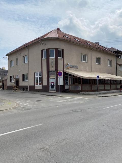 Laguna Ubytovanie 2 A Trenčín Zewnętrze zdjęcie